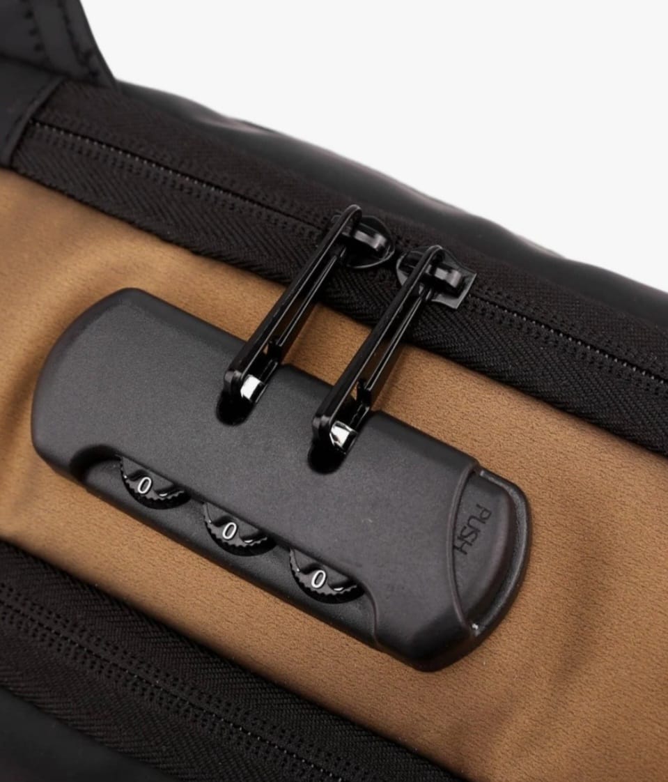 Bolso con contraseña antirobo